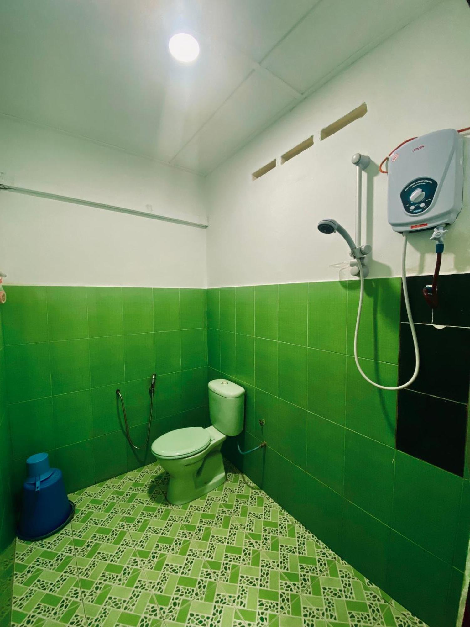 كُوالا تاهان Abot Guest House المظهر الخارجي الصورة