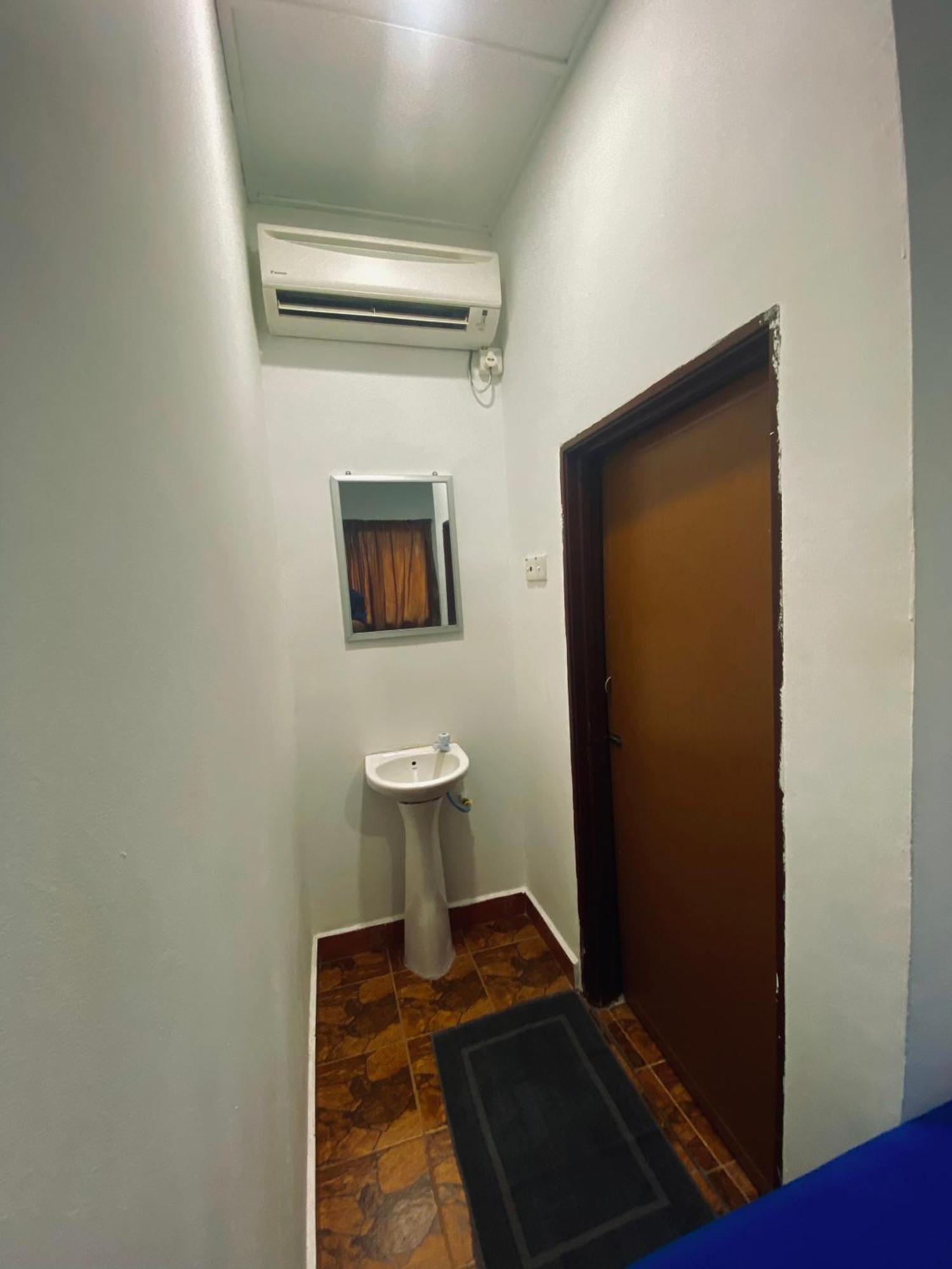 كُوالا تاهان Abot Guest House المظهر الخارجي الصورة