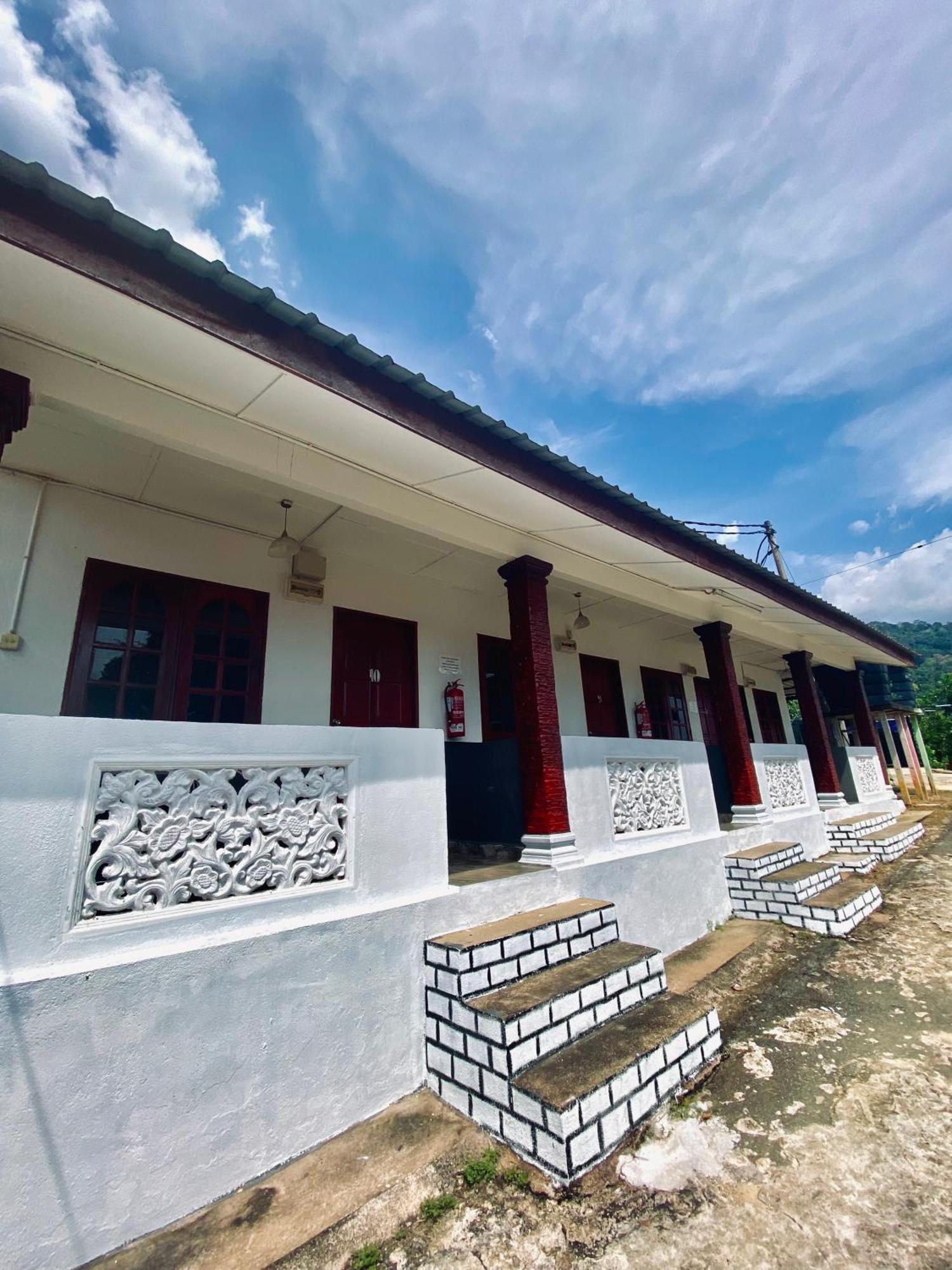 كُوالا تاهان Abot Guest House المظهر الخارجي الصورة