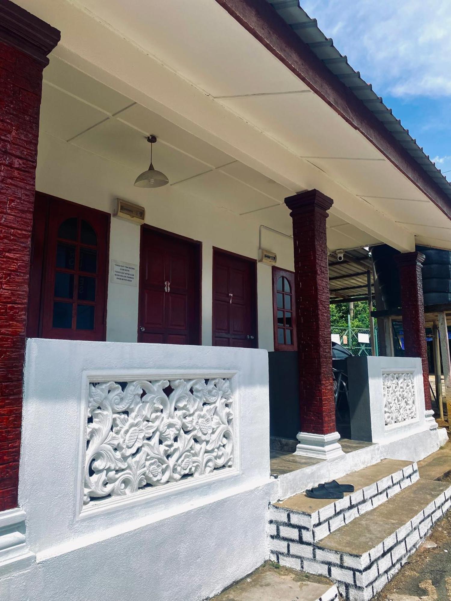 كُوالا تاهان Abot Guest House المظهر الخارجي الصورة